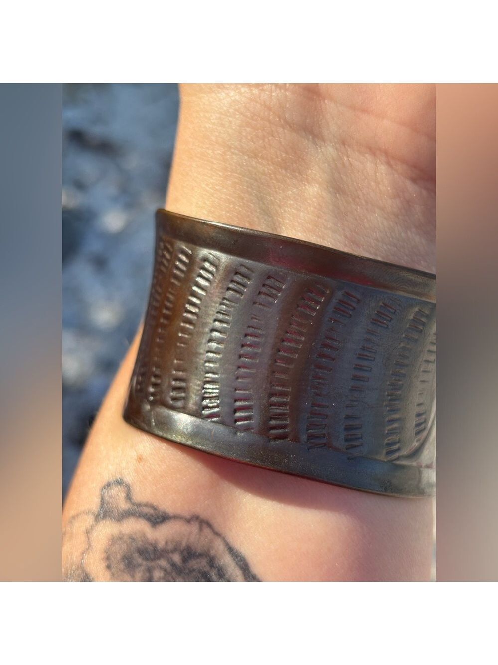 VINTAGE Large Cuff Bracelet Etched Hammered Brass Gorgeous Statement Piece - Picture 8 of 9